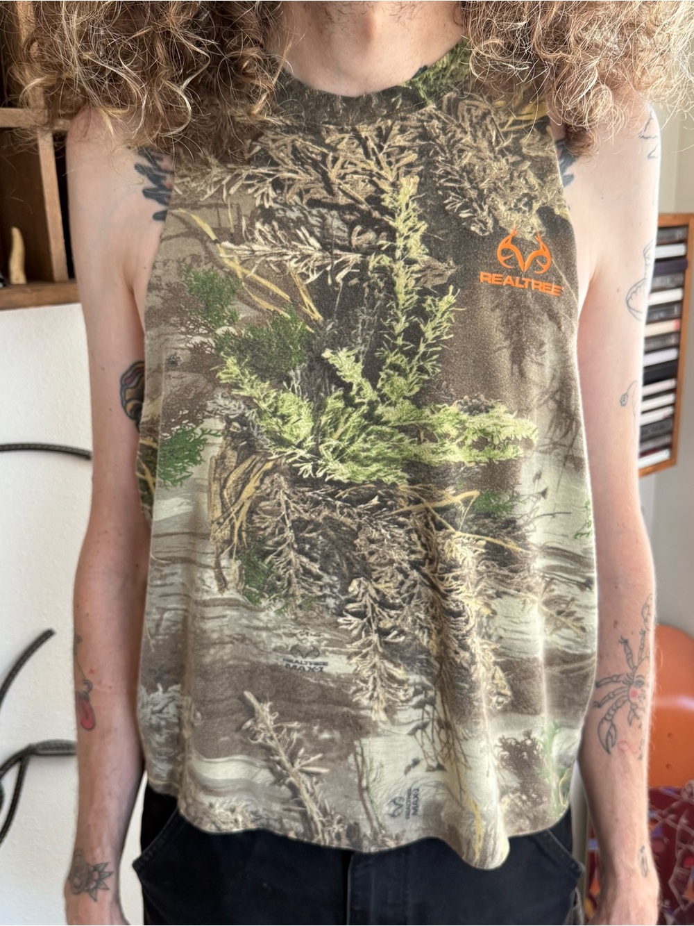Vintage 2000s Cropped Boxy Realtree Hunting Camo Muscle Tee ~ Size Large